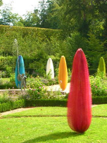 Cocoons | Installation view | Jardin Du Chateaux, Sceaux, France | June 2006