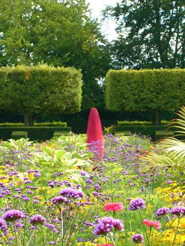 Cocoon | Installation view | Jardin Du Chateaux, Sceax, France, June 2006