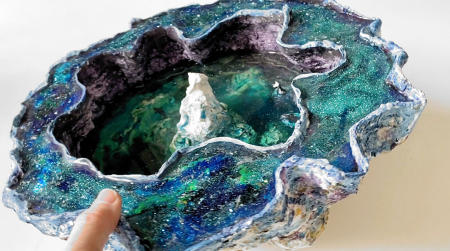 The Berg Geode | Multimedia construction for floor or pedestal | 10" X 17"